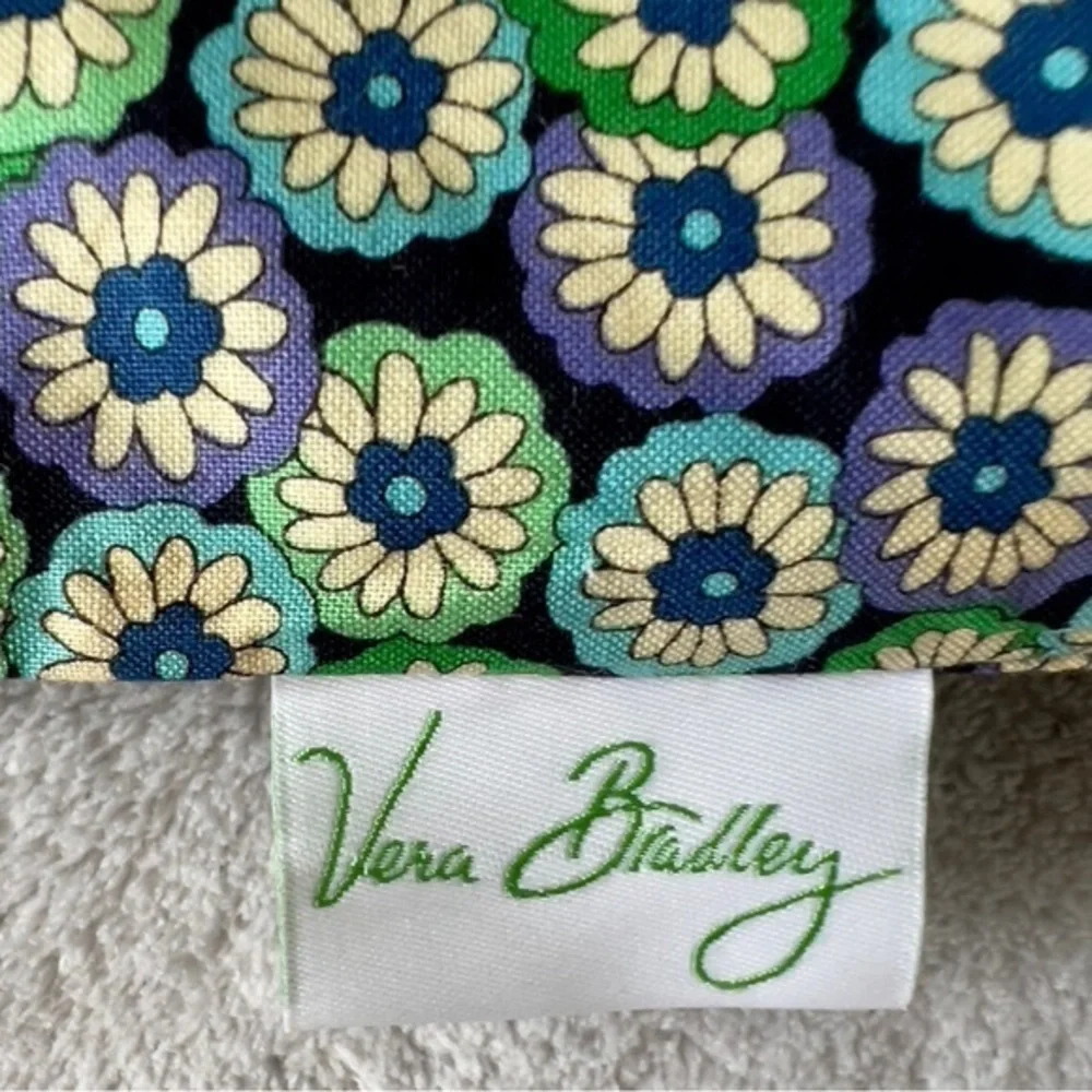 Vera Bradley - Picture 10 of 14